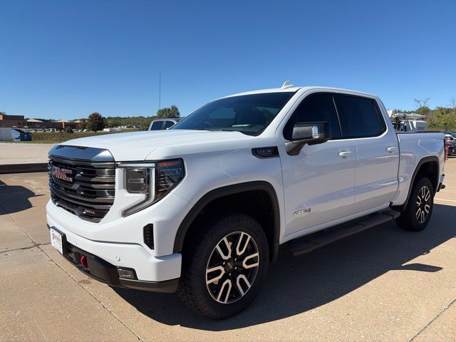 Used 2023 GMC Sierra 1500 AT4 w/ Technology Package AWD/4WD image 8