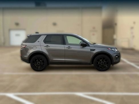Used 2019 Land Rover Discovery Sport SE image 10