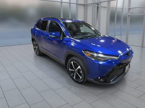 Used 2024 Toyota Corolla Cross AWD Hybrid w/ Convenience Package image 2