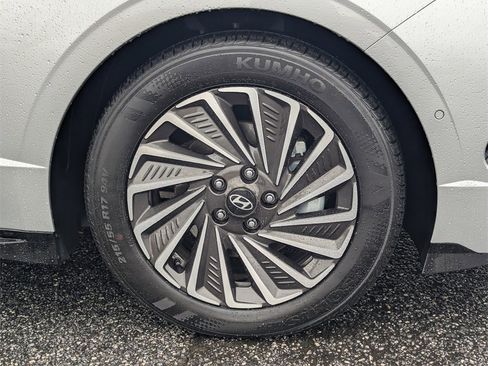 Certified 2025 Hyundai Sonata Limited image 10