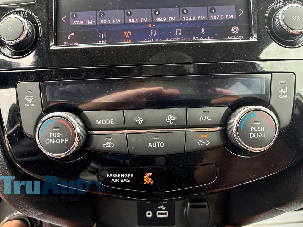 Used 2018 Nissan Rogue SL w/ Premium Package AWD/4WD image 35