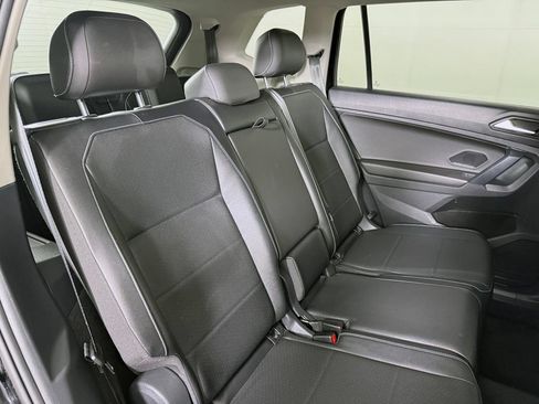 Used 2021 Volkswagen Tiguan SE w/ Panoramic Sunroof Package AWD/4WD image 31