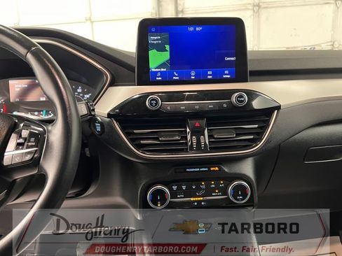 Used 2022 Ford Escape SE w/ Convenience Package FWD image 43