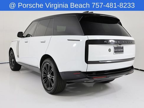 Used 2025 Land Rover Range Rover SE AWD/4WD image 3