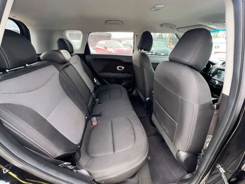 Used 2018 Kia Soul + FWD image 24