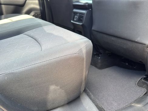 Used 2019 Toyota RAV4 XLE w/ Convenience Package FWD image 26