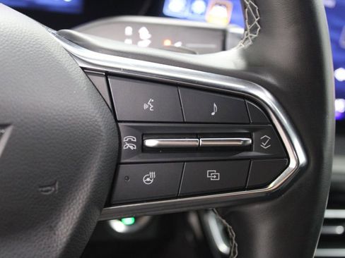 Used 2024 Chevrolet Traverse LT image 38