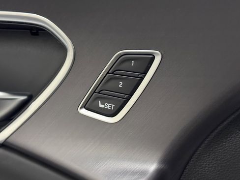 Used 2025 Acura RDX SH-AWD image 15