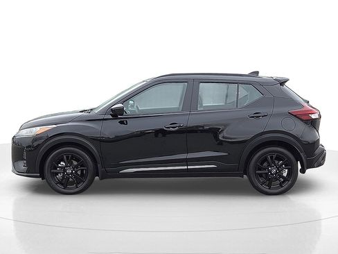Used 2024 Nissan Kicks SR w/ SR Premium Package image 3