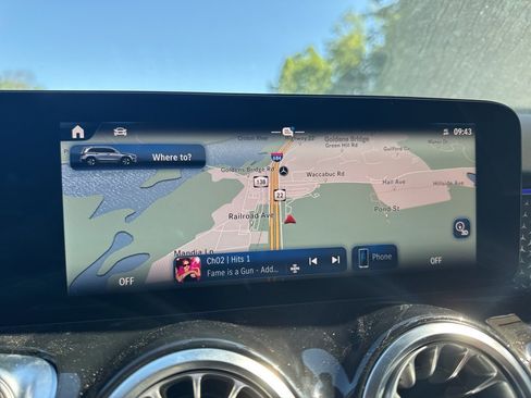 New 2025 Mercedes-Benz GLB 250 4MATIC image 33