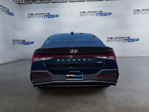 Used 2024 Hyundai Elantra Blue FWD image 6