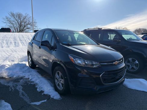 Used 2019 Chevrolet Trax LS w/ Tint and Cruise Package image 3
