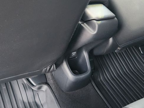Used 2022 Honda HR-V EX-L image 28