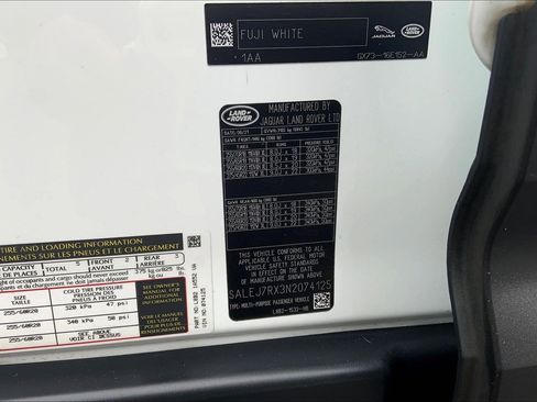 Used 2022 Land Rover Defender 110 S image 32