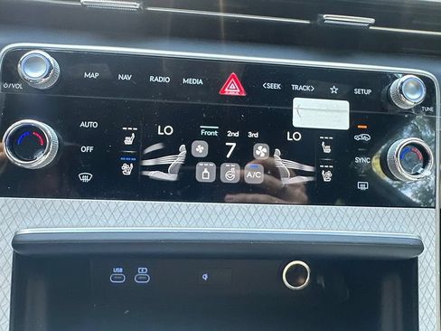 Certified 2026 Genesis GV80 3.5T Prestige AWD/4WD image 19