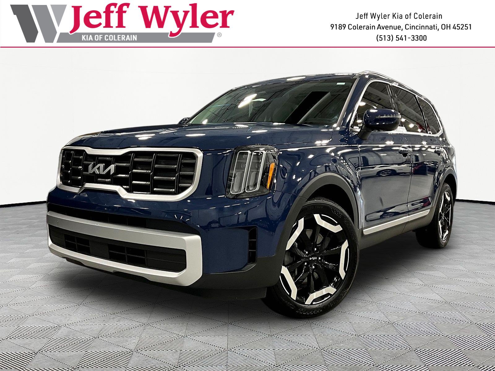 Used 2025 Kia Telluride S FWD image 1