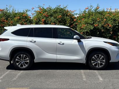 Used 2022 Toyota Highlander XLE