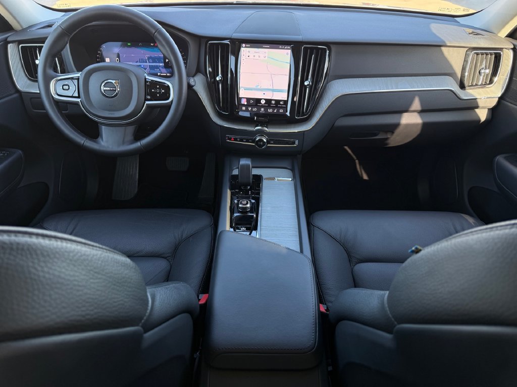 Used 2025 Volvo XC60 B5 Plus w/ Climate Package AWD/4WD image 22