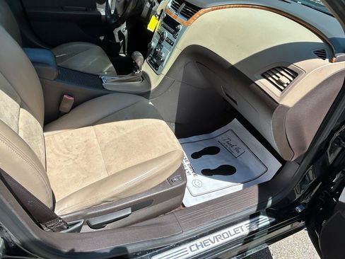 Used 2010 Chevrolet Malibu LT w/ HFV6 Engine Package FWD image 12