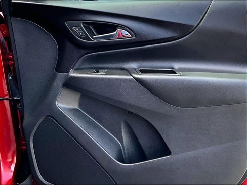 Used 2023 Chevrolet Equinox LT AWD/4WD image 12