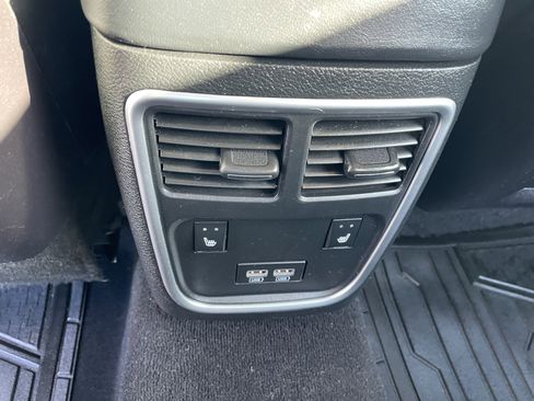 Used 2019 Chrysler 300 Limited image 26