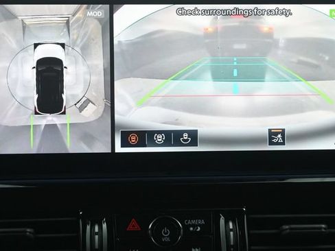 Used 2026 Nissan Pathfinder SL FWD image 14
