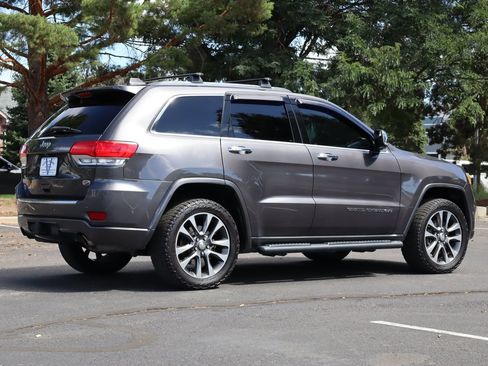 Used 2018 Jeep Grand Cherokee Overland AWD/4WD image 5