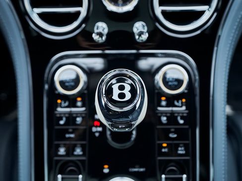 Used 2023 Bentley Continental GT Azure image 58