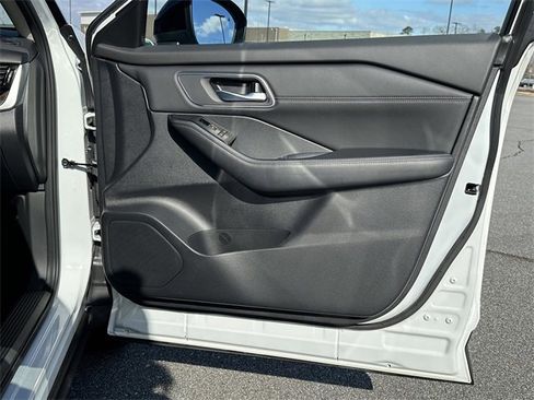 Certified 2024 Nissan Rogue Platinum w/ Platinum Premium Package image 15