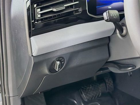 New 2026 Volkswagen Jetta SE FWD image 10
