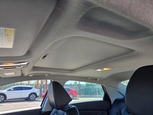 Used 2024 Hyundai Elantra Limited FWD image 9