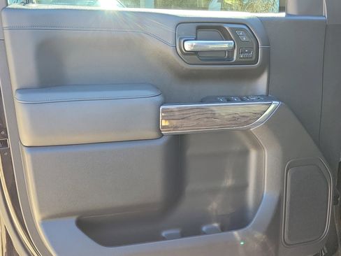 Used 2022 Chevrolet Silverado 1500 LTZ image 22