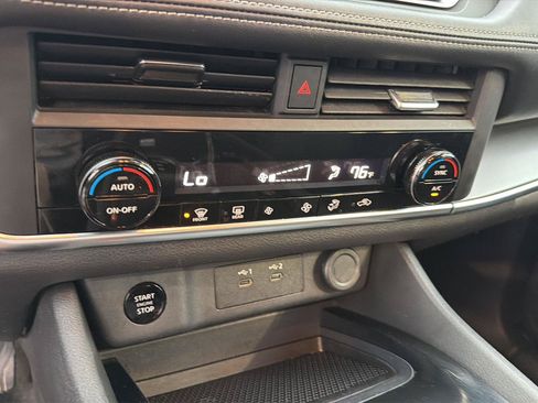 Used 2024 Nissan Rogue SV FWD image 26