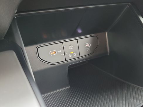 Certified 2024 Kia Sorento LX FWD image 35