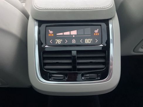 Certified 2024 Volvo XC90 B6 Ultimate image 24