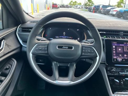 New 2025 Jeep Grand Cherokee Laredo X w/ Luxury Tech Group I image 8