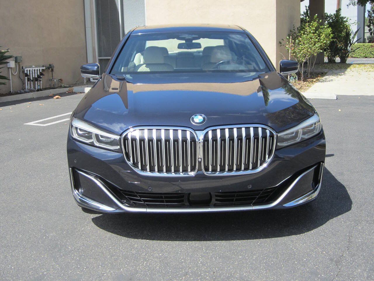 Used 2020 BMW 740i w/ Premium Package RWD image 8