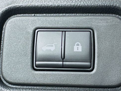 Used 2025 Nissan Pathfinder SL w/ SL Premium Package AWD/4WD image 35