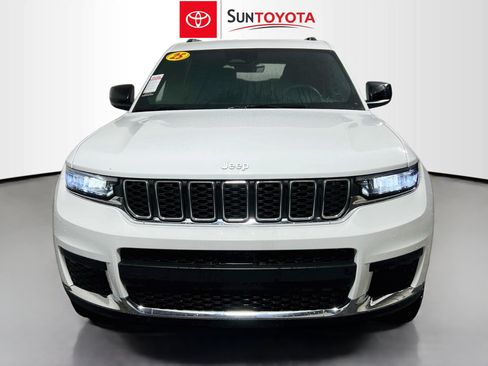 Used 2025 Jeep Grand Cherokee L Laredo RWD image 10