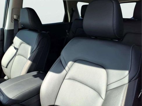 New 2026 Nissan Pathfinder SL FWD image 12