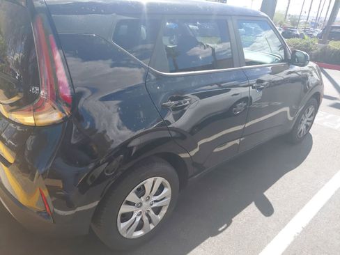 Used 2023 Kia Soul LX FWD image 11