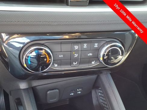 New 2026 Chevrolet TrailBlazer LT w/ LT Cold Weather Package FWD image 19