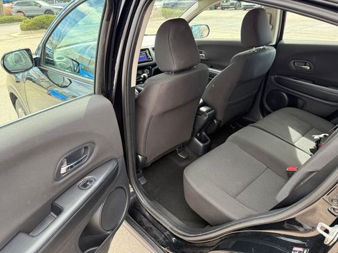 Used 2018 Honda HR-V LX image 14
