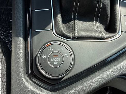 New 2026 Volkswagen Taos SE AWD/4WD image 22