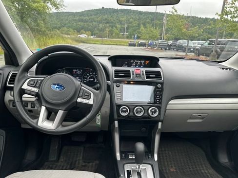 Used 2017 Subaru Forester 2.5i Premium AWD/4WD image 12