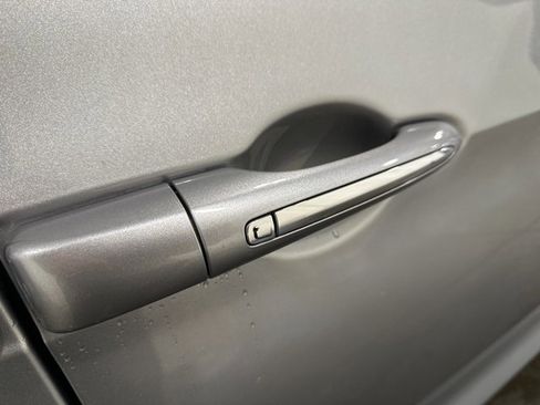 Used 2021 Chrysler Pacifica Touring-L image 33