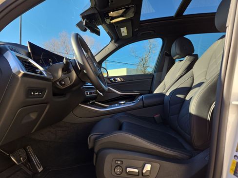 Used 2026 BMW X5 xDrive50e w/ M Sport Package image 16