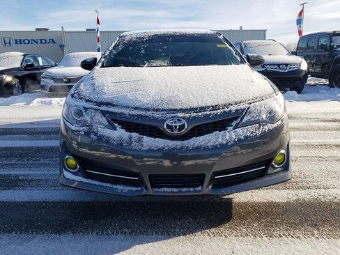 Used 2012 Toyota Camry SE image 2