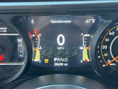 Used 2024 Jeep Wrangler Unlimited Sahara AWD/4WD image 29