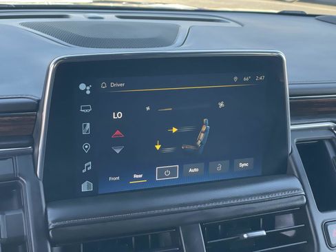 Used 2023 Chevrolet Suburban High Country w/ Premium Package image 13